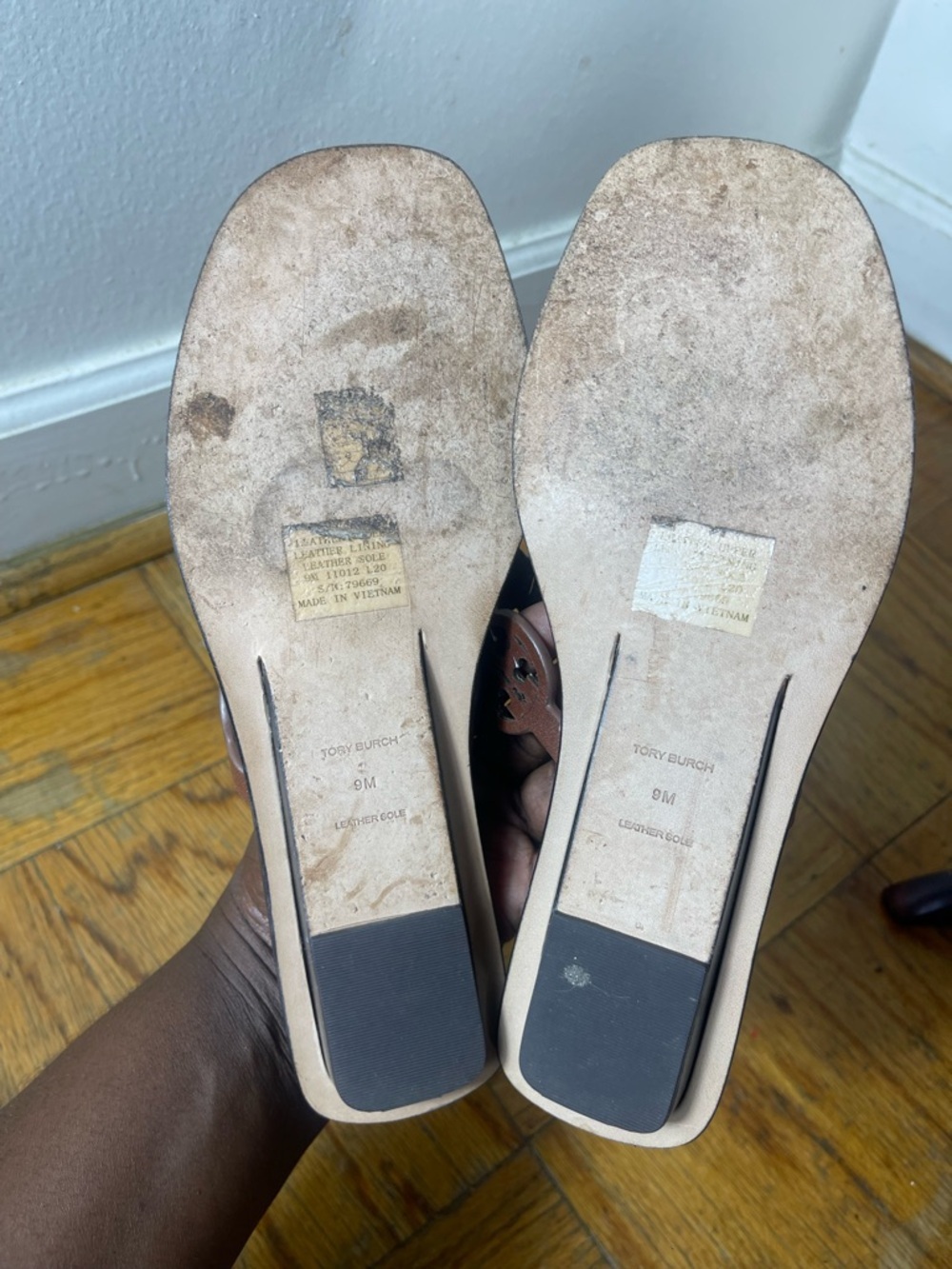 Tory Burch Tiny Miller 10mm Thong Sandals Burnt Cuoio Brown Leather Size 9M - Picture 4 of 5
